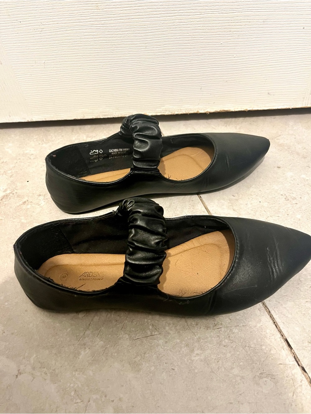 3/30$💥 Ardene Black Pointed Toe Mary Jane Ballet Flats Size 9 Women Ruched Strap - Picture 2 of 9
